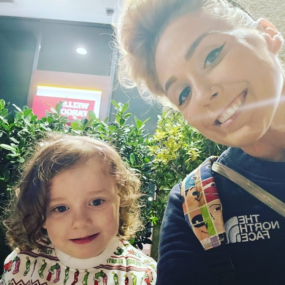 Meet your Posher, Jenna - Picture 1 of 1